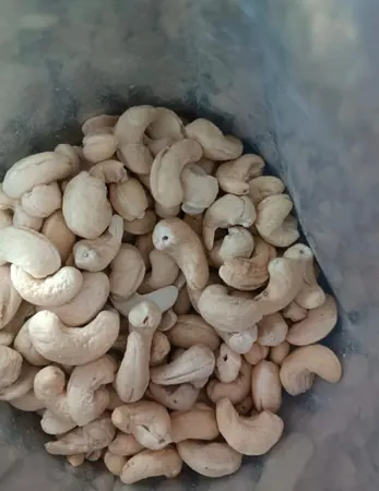 Customer photo: cashews inside an opened pack