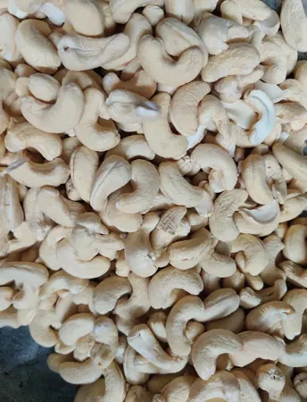 Customer photo: close-up of cashews
